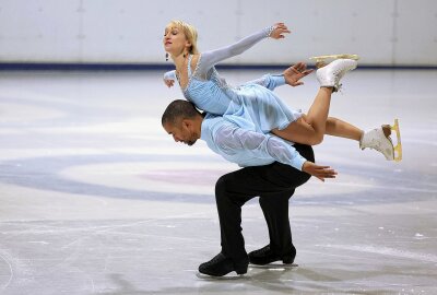 Wieder vereint: Aljona Savchenko und Robin Szolkowy feiern Comeback auf dem Eis - Das Duo feiert sein Comeback auf dem Eis. Foto: Andreas Kretsche