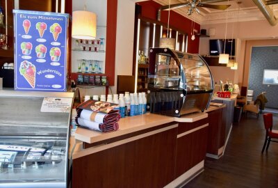 Wiedereröffnung des Limbacher Innenstadtcafés - Luigi Paparella steht in den Startlöchern: Ab jetzt hat das Café Meyers wieder geöffnet. Foto: Steffi Hofmann