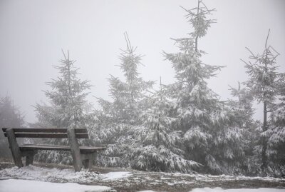 Winterintermezzo: Schneedecke auf dem Fichtelberg - Frühling ade - nach dem frühlingshaften Wetter gibt es bis zum Wochenende einen Wintereinbruch bis ins Flachland. Foto: Bernd März/B&S