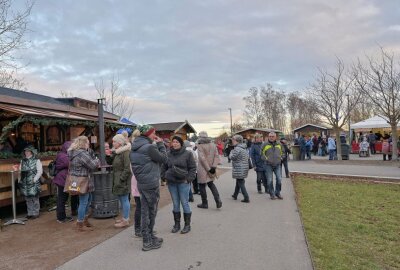 Wintermarkt in Oelsnitz ist eröffnet - Der Wintermarkt in Oelsnitz öffnet auch heute noch einmal die Tore für Besucher. Foto: Ralf Wendland