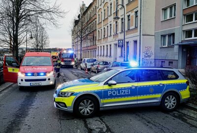 Wohnungsbrand auf Sonnenberg: Anwohnerschaft wird durch Passanten gewarnt - In Chemnitz kam es am Mittwochmorgen zu einem Wohnungsbrand. Foto: Harry Härtel