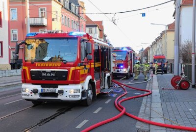 Wohnungsbrand: Bewohner muss reanimiert werden - Der Brand selbst konnte zügig gelöscht werden. Foto: Roland Halkasch