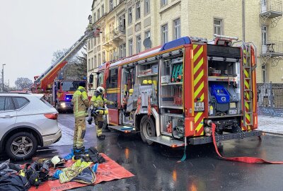 Wohnungsbrand in Dresden: Elektroverteiler geht in Flammen auf - Wohnungsbrand in Dresden: Elektroverteiler sorgt für Feuer. Foto: Roland Halkasch