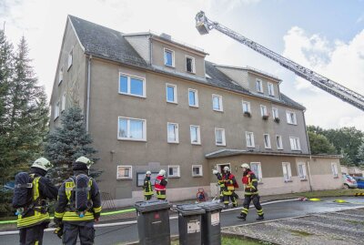 Wohnungsbrand in Lichtenberg: Katzen leblos aufgefunden - In Lichtenberg kam es zu einem Wohnungsbrand. Foto: Marcel Schlenkrich