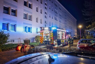 Wohnungsbrand in Zwickau: Brennendes Sofa sorgt für Großeinsatz - Ein brennendes Sofa sorgte für einen Großeinsatz in Zwickau. Foto: Andreas Kretschel