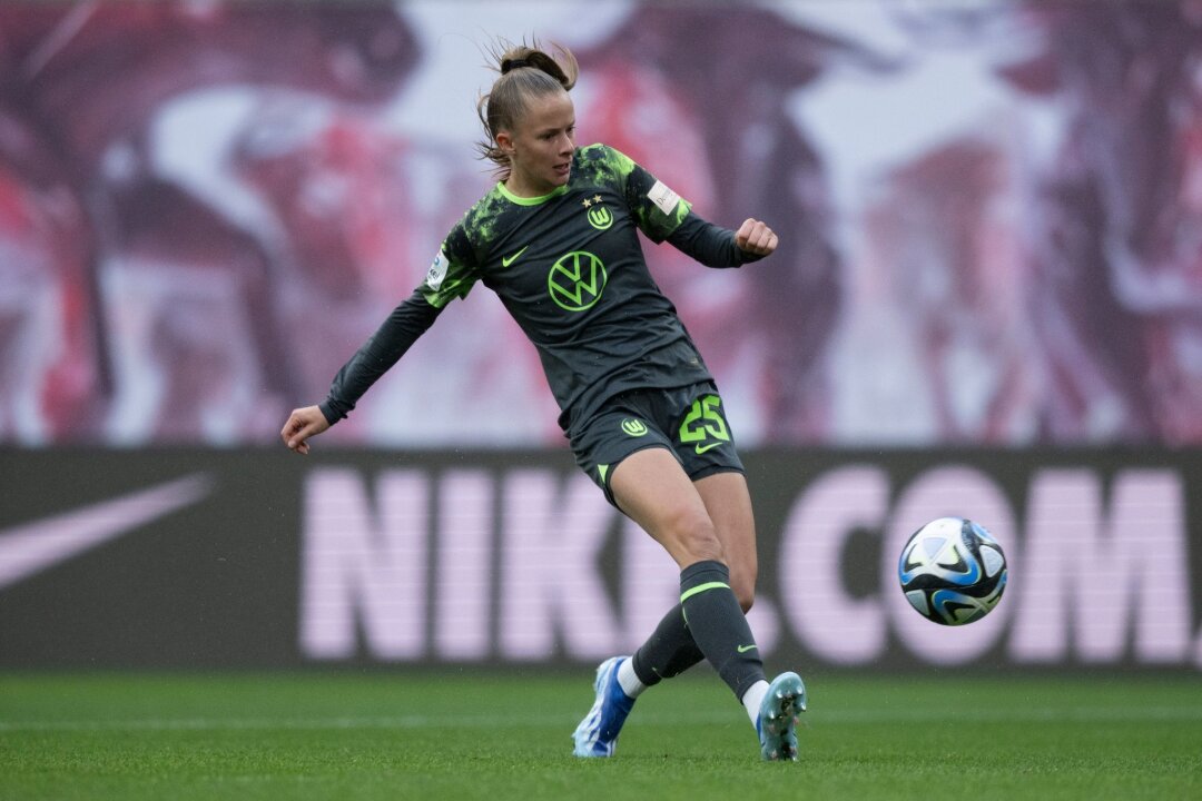 Wolfsburgerinnen locker ins Pokalfinale: 9:0 gegen Essen - Vivien Endemann traf beim deutlichen Wolfsburger Sieg gegen Essen drei Mal.