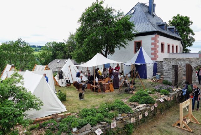 Die Ritter und Söldner von "Panem Cotidianum" haben ihr eigenes Lager aufgeschlagen. Foto: Andreas Bauer