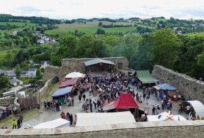 Wolkensteiner Burgfest begeistert tausende Besucher - Von der Burg aus bietet sich auch ein herrlicher Blick auf die Landschaft. Foto: Andreas Bauer