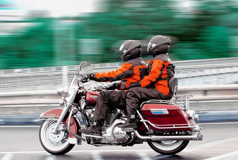 Worauf Biker und Beifahrer zum Saisonstart achten sollten - Symbolbild. Foto: Pixabay