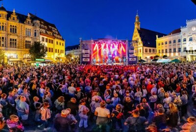 Worauf sich die Gäste der 20. Ausgabe des Zwickauer Stadtfestes freuen können - Ein echter Publikumsmagnet beim Stadtfest sind die tollen Bühnenprogramme. Foto: Stadt Zwickau