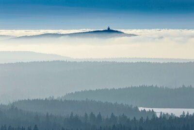 Wundervolle Inversionswetterlage im Erzgebirge - Der Auersberg. Foto: Bernd März