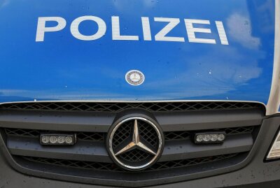 Zeithain: Bei Unfallflucht geparkter Peugeot beschädigt - Die Polizei ermittelt wegen Unfallflucht. Symbolbild: Harry Haertel