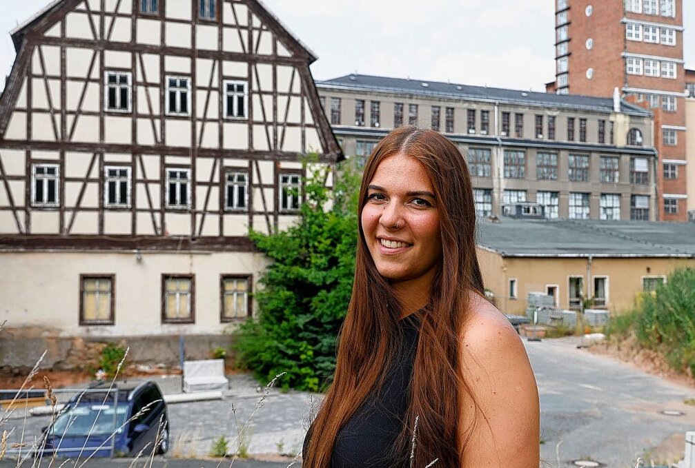 Zentrenmanagerin Lisa Grießbach will Oberlungwitz weiterbringen - Lisa Grießbach sammelt als Zentrenmanagerin Ideen für historische Gebäude. Foto: Markus Pfeifer