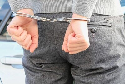 Zentrum: Alkoholisierter Entblößer mit Haftbefehl gesucht - Der 21-Jährige entblößte sich in der City. Er wurde verhaftet. Symbolbild.  Foto: Pixabay