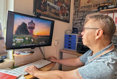 Zu Besuch beim Hobbyfotografen in Lichtenau - Auf seinem Rechner befinden sich mittlerweile über 200.000 Fotos. Er lernt mit jedem Foto dazu, sagt er.