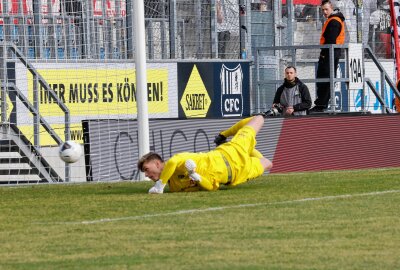 Zu wenig Energie: CFC verliert Heimspiel gegen Cottbus - CFC- Torhüter David Wunsch im Einsatz. Foto: haertelpress