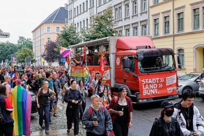 Zum 10. Mal wird der Christopher Street Day in Chemnitz gefeiert - Der 10. Christopher Street Day findet heute in Chemnitz statt. Foto: Harry Härtel