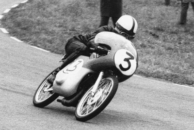 Zum 40. Todestag von Ernst Degner - 1962 wurde Ernst Degner Weltmeister auf Suzuki. Foto: Günter Geyler / Archiv Thorsten Horn