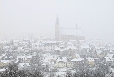 Zum Ostermontag: Der Schnee ist im Erzgebirge zurück - Wintereinbruch im Erzgebirge. Foto: Niko Mutschmann
