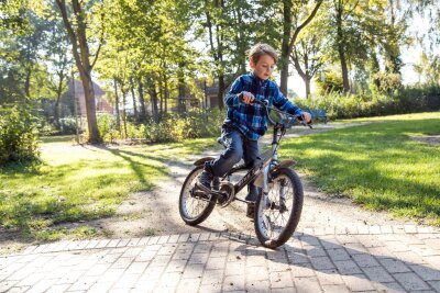 Zwei Räder als Osterei: Tipps für das erste Kinderfahrrad - Erweiterter Bewegungsradius: Mit den ersten Fahrrädern werden Kinder so richtig mobil.