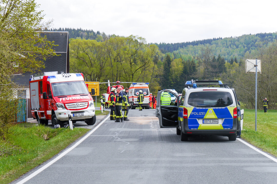 Bei dem Unfall in Olbernhau wurden ein 22-Jähriger und eine 54-Jährige schwer verletzt. 