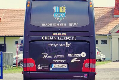 Zwei Sponsoren bestätigen CFC-Engagement! - Volkswagen und die Druckerei Dämmig fahren mit dem Chemnitzer FC durch die Regionalliga-Nordost. Foto: Marcus Hengst