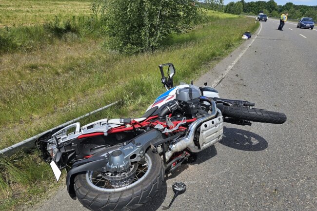 Schwerer Motorrad-Unfall auf der S282. Foto: Mike Müller