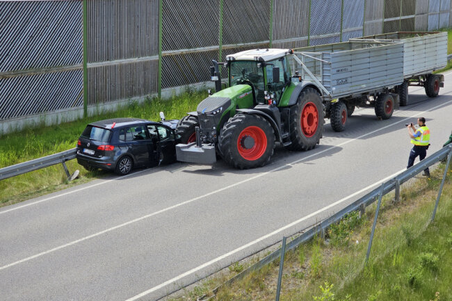 Schwerer Unfall mit einem Traktor, nur wenige Kilometer entfernt. Foto: Mike Müller