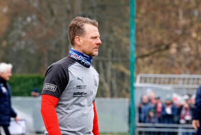 Zwickau zieht ins Sachsenpokal-Halbfinale ein! - Zwickauer Trainer Rico Schmidt. Foto: Harry Härtel