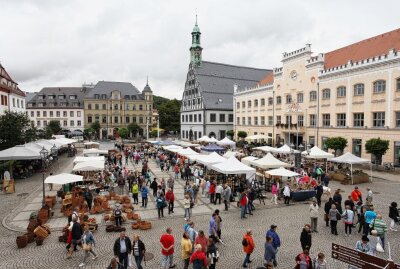 Zwickauer Handwerker- und Töpfermarkt lockt Besucher an - An diesem Wochenende findet der Töpfermarkt in Zwickau statt. Foto: Mario Dudacy