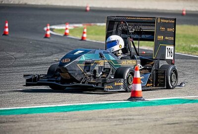 Zwickauer Team siegt in Italien - "Erich" auf der Rennstrecke. Foto: Media Team Formula SAE Italy