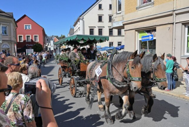 Zwönitz: Erntedankfest und Pferdetag am 24. September - Der Festumzug gehört am Sonntag als fester Bestandteil zum Festprogramm. Fotos: Ralf Wendland