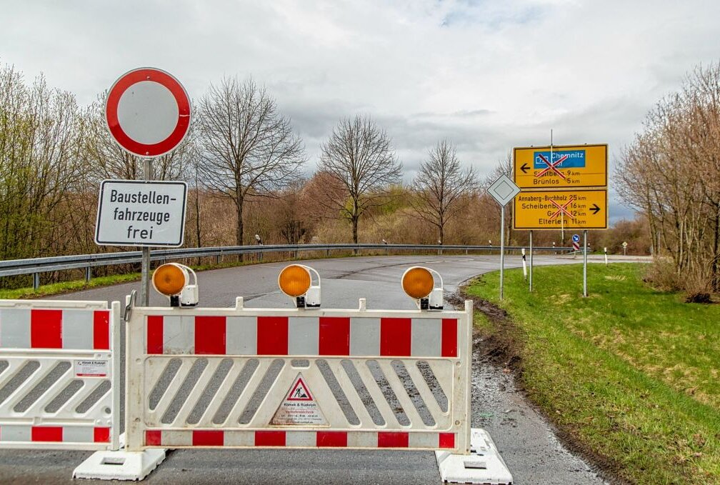Zwönitz: Wichtiger Autobahnzubringer zur A72 ab 11. April dicht - Wichtiger Autobahnzubringer zur A72 ab 11. April dicht - Straßenbelag auf S258 wird erneuert. Foto: André März