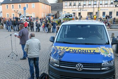 Zwönitzer streiken: Bürgermeister solidarisiert sich mit Demonstranten - Demonstration in Zwönitz. Foto: Niko Mutschmann